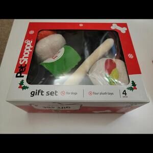 Pet Shoppe 4 Piece Christmas Gift Set  4 Plush Toys  New